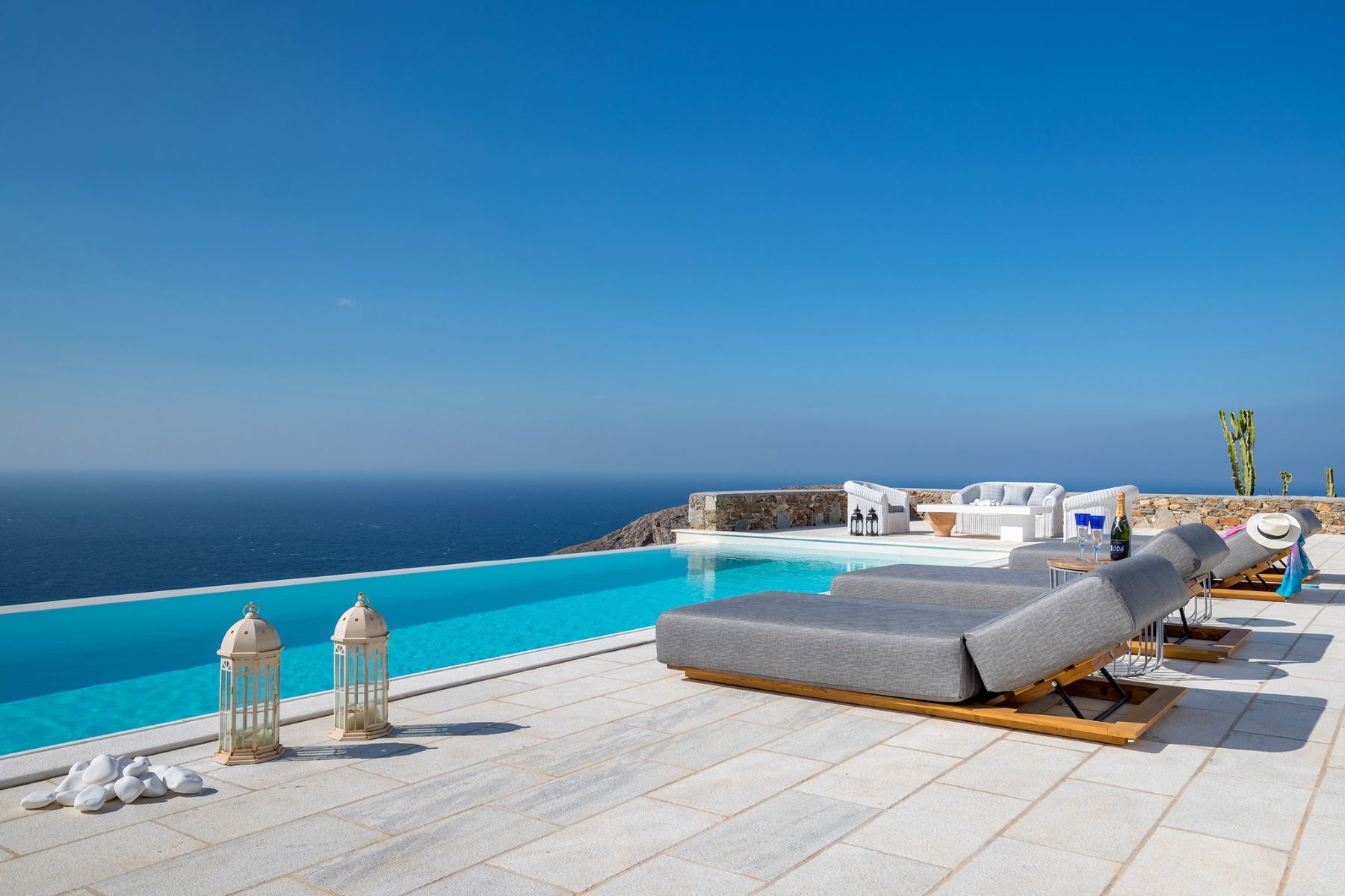 Ember villa photo.